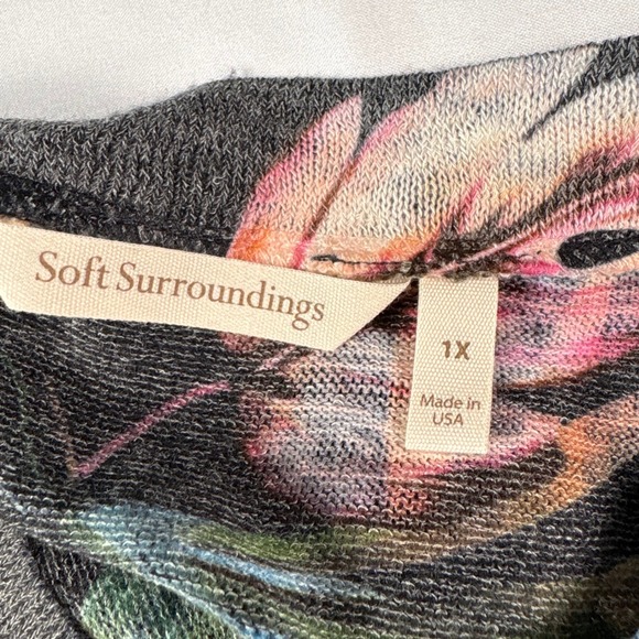 Soft Surroundings Hummingbird Tank 1X Gray Floral Sharkbite Lagenlook Artsy Boho - Picture 4 of 5